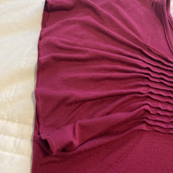 Ruffled sleeve cute purple/mauve tshirt - Picture 3 of 3